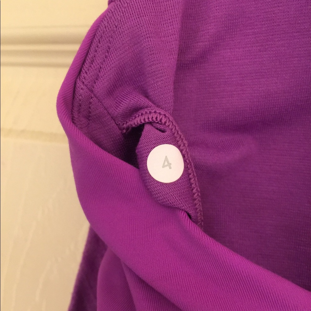 Lululemon work the circuit tank - Picture 3 of 4